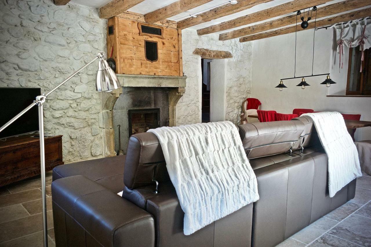 Chambres D'Hotes Des Lodges De La Cascade Yenne エクステリア 写真