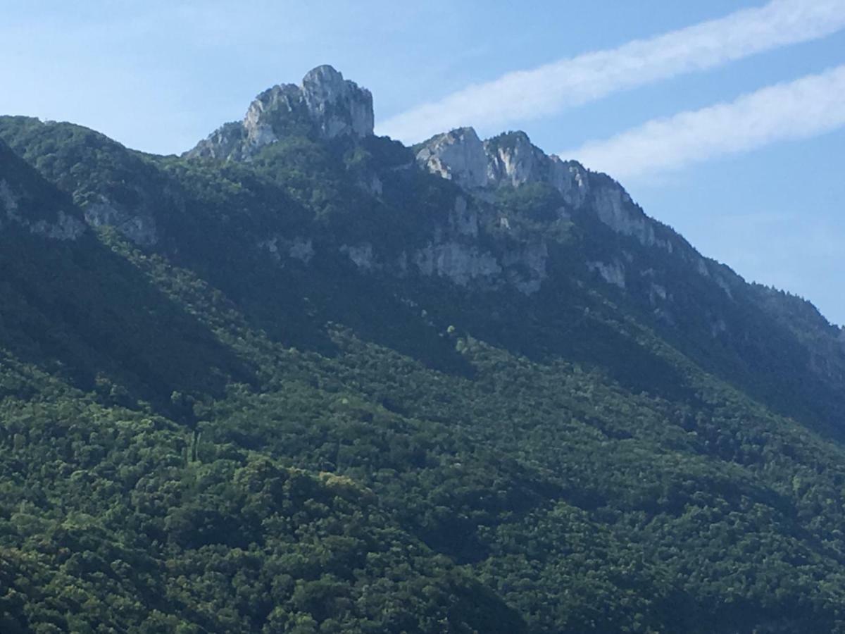 Chambres D'Hotes Des Lodges De La Cascade Yenne エクステリア 写真